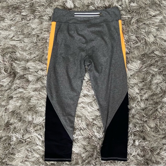 Activate women grey and orange 3/4 length workout leggings. Size S. Used. - Picture 3 of 14